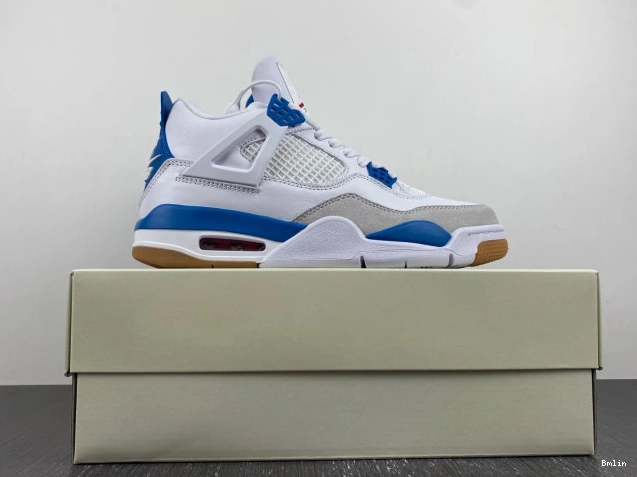 Boostmaster lin Jordan 4 Retro SB DR5415-104 0806